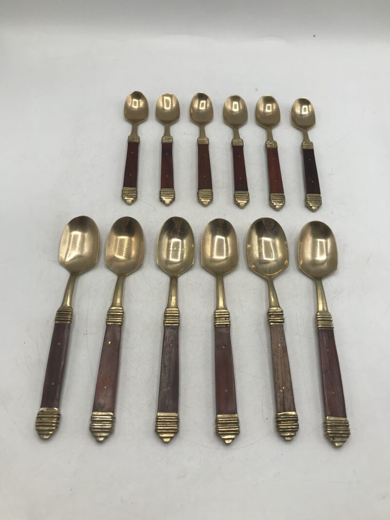 Ménagère complète en laiton et bois – Image 16