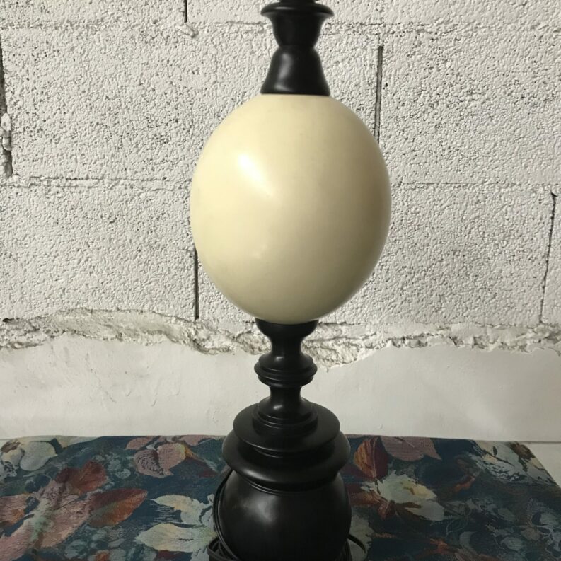 pied de lampe ebène oeuf d'autruche