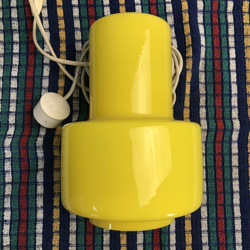 lampe jaune en verre vintage