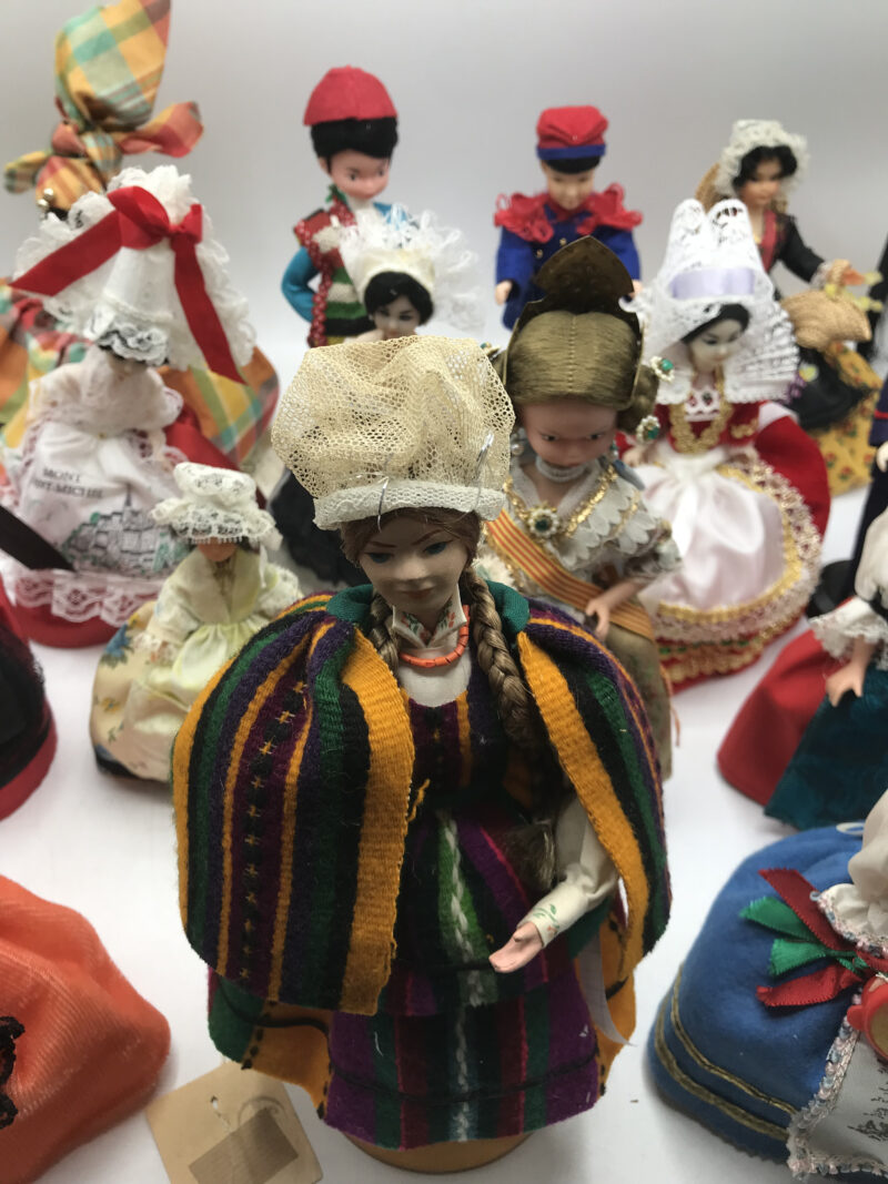 Lot 1 collection de poupées de voyage – Image 30
