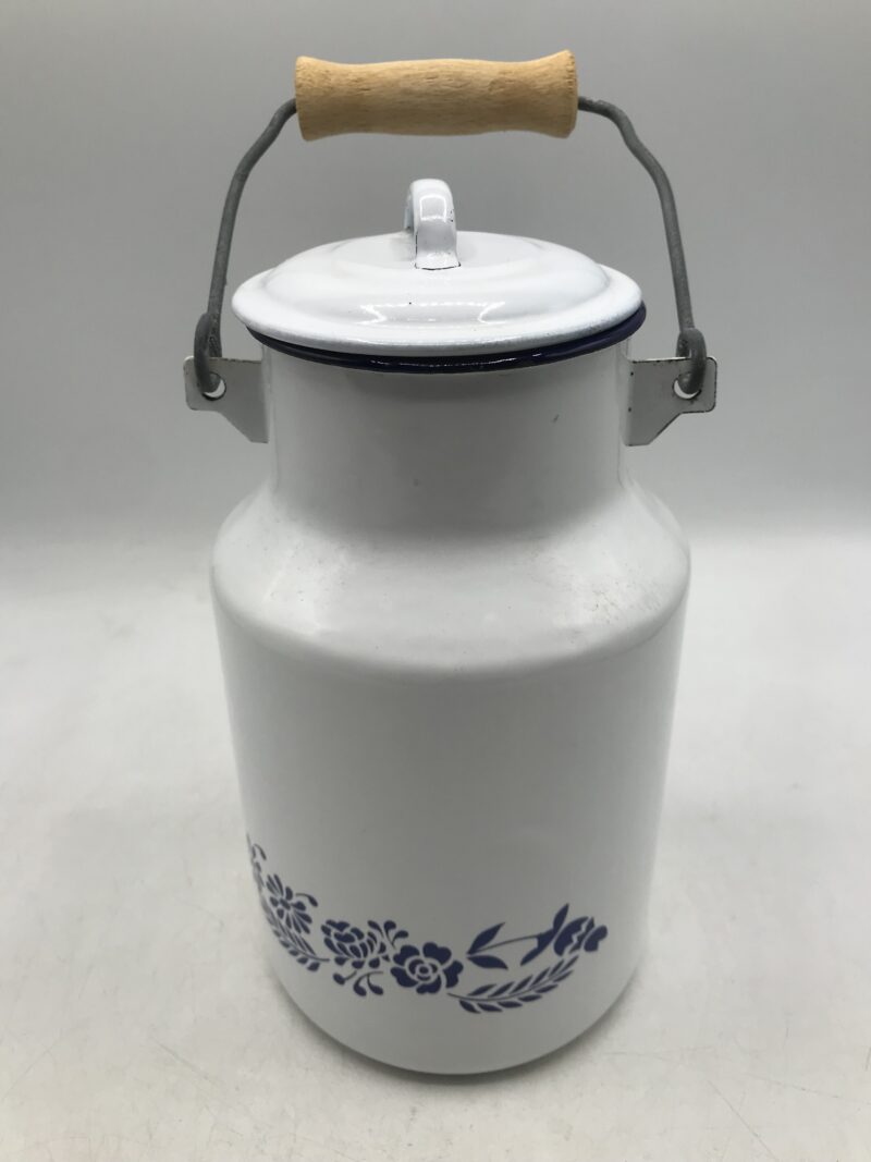 Lot de deux pièces en émail blanc – Image 7