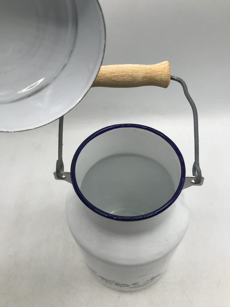 Lot de deux pièces en émail blanc – Image 9