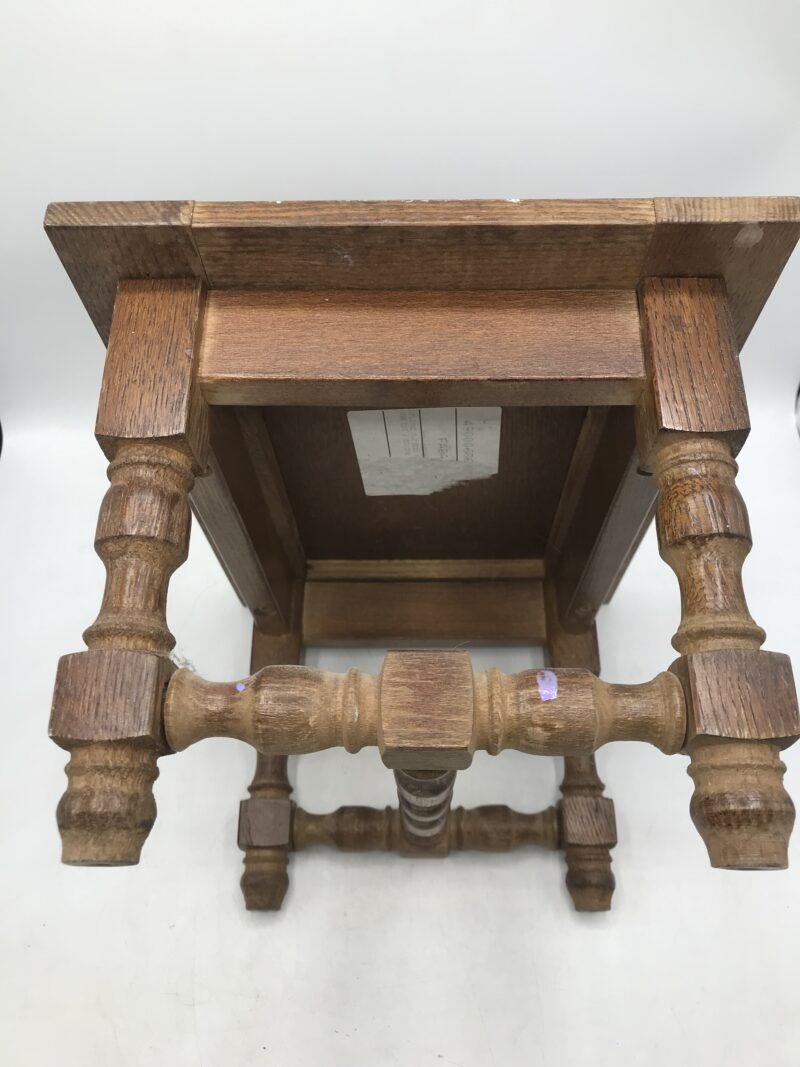 Petit tabouret point de croix vintage – Image 6
