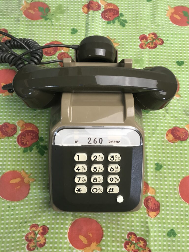 Téléphone mural à cadran rotatif Socotel S63 (non testé) - Label Emmaüs