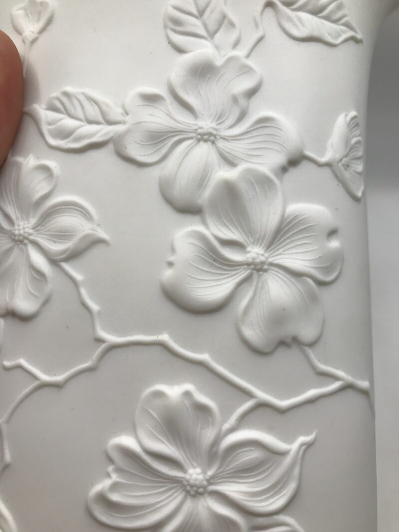 Vase en biscuit décor floral – Image 7