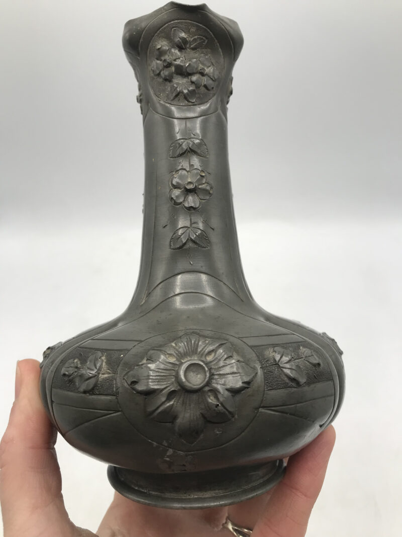 Duo de vase étain Art nouveau – Image 12