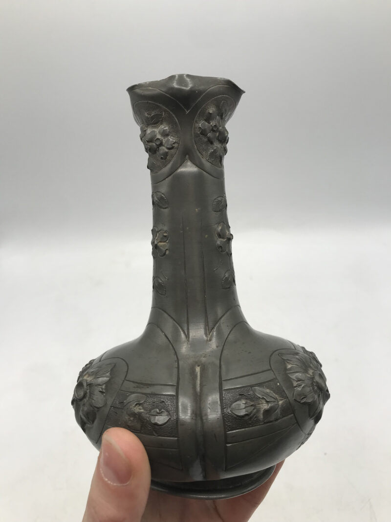 Duo de vase étain Art nouveau – Image 13
