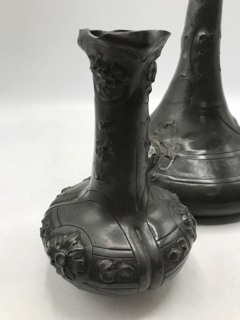 Duo de vase étain Art nouveau – Image 19