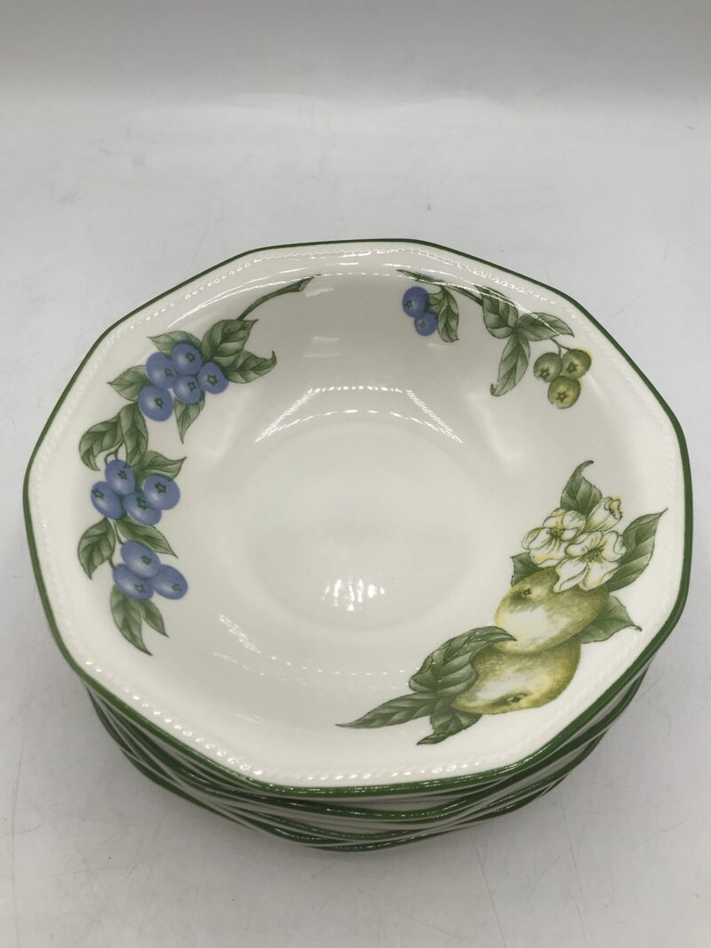 Lot de 7 assiettes creuses Churchill – Image 3