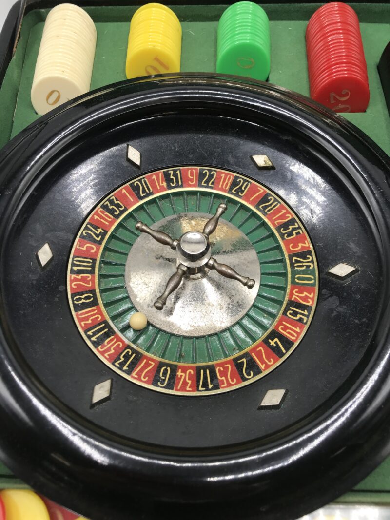 Ancien coffret de jeux roulette – Image 10