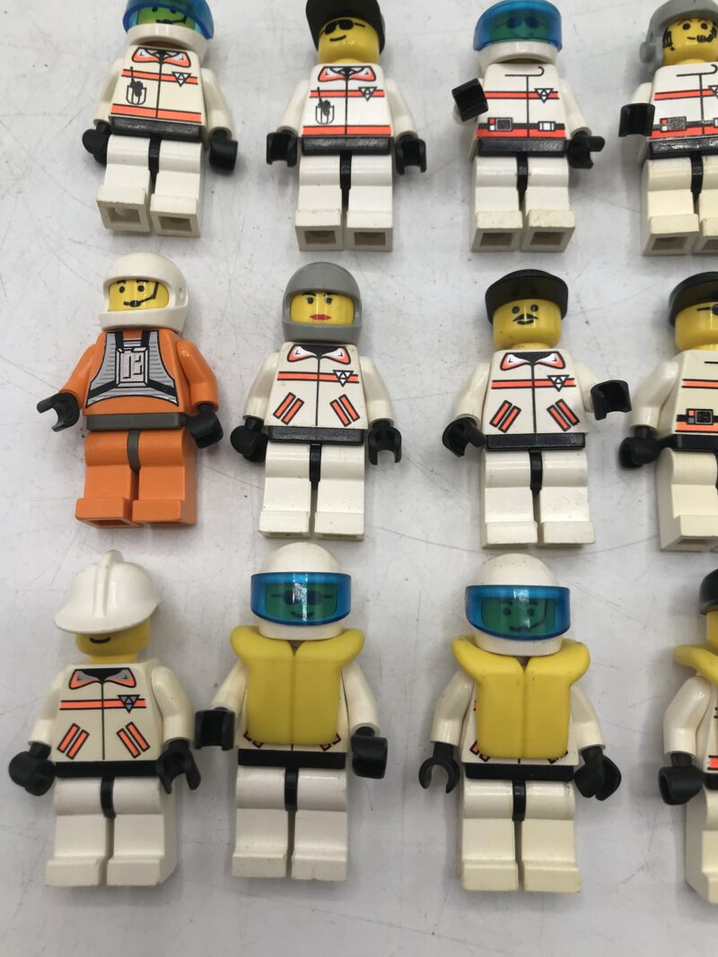 Lot de 17 personnages Lego vintage – Image 5