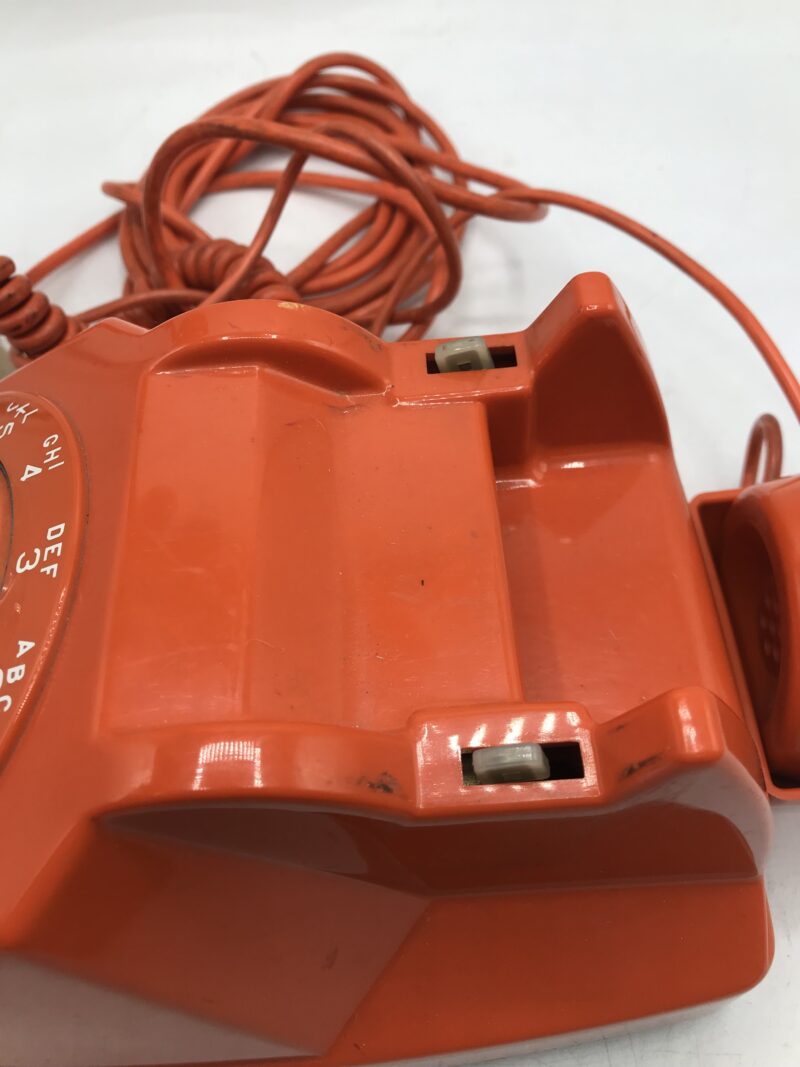 Téléphone orange vintage – Image 3