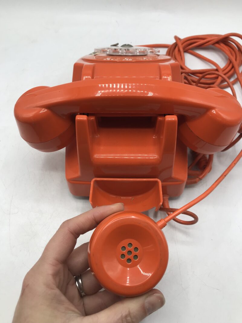 Téléphone orange vintage – Image 4