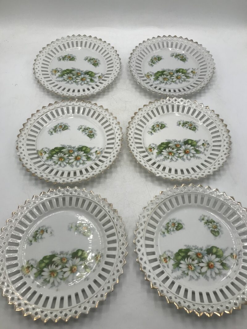 assiettes dentelées