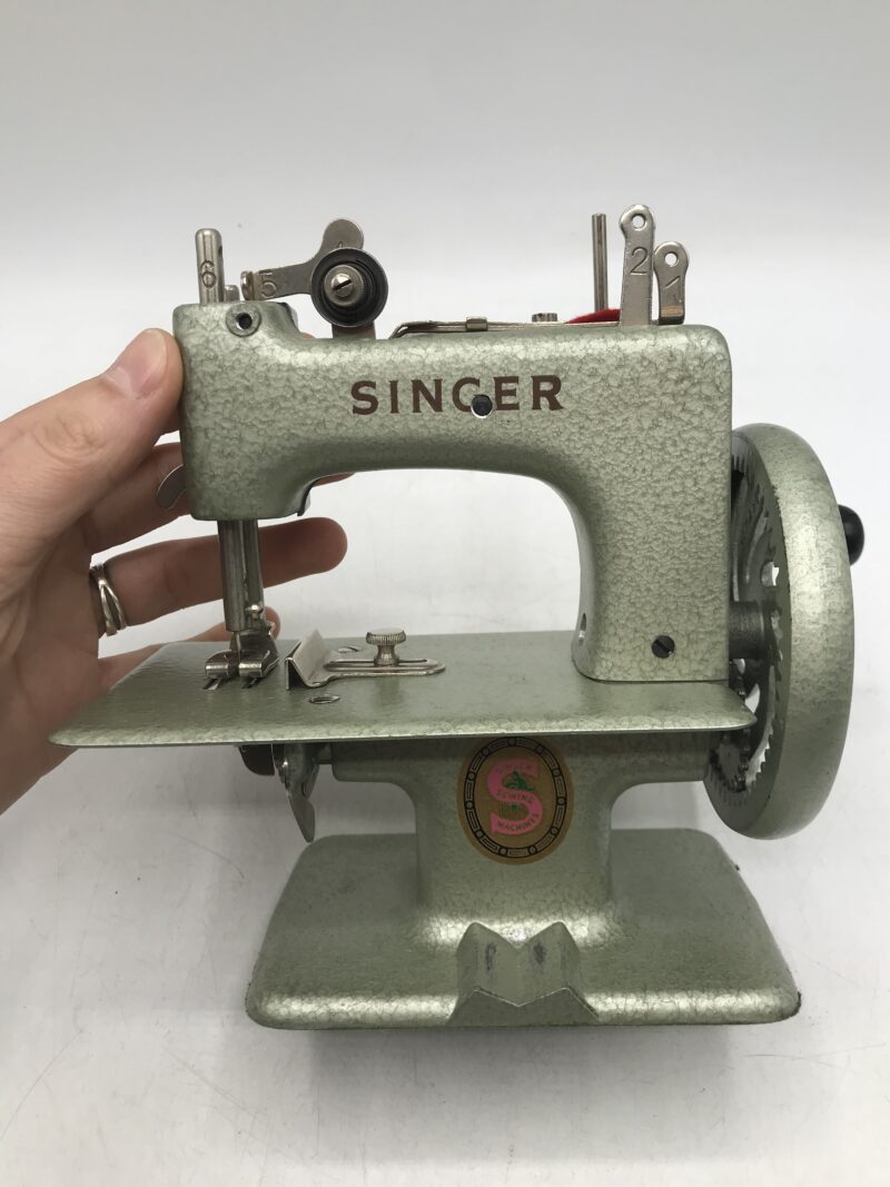 Machine à coudre SINGER vintage – Image 3