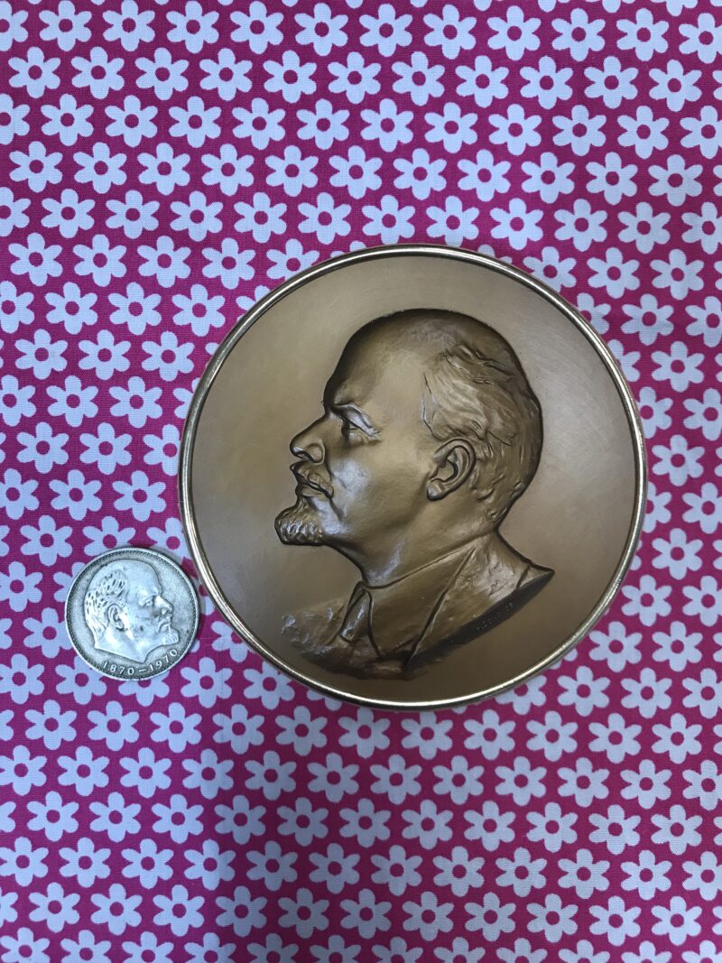 médaille et pièce Lenine