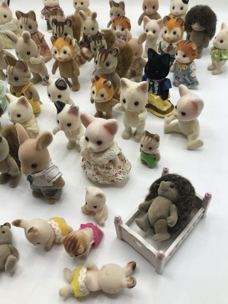 Lot de 47 figurines Sylvanian – Image 10