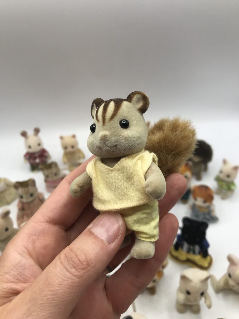 Lot de 47 figurines Sylvanian – Image 13
