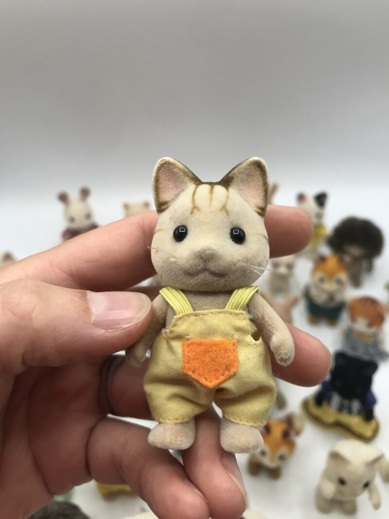Lot de 47 figurines Sylvanian – Image 2