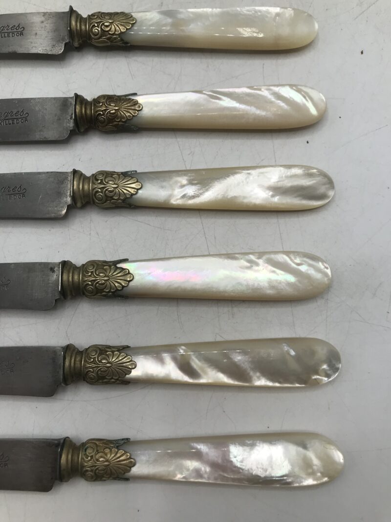 Ménagère de 11 couteaux nacre – Image 4