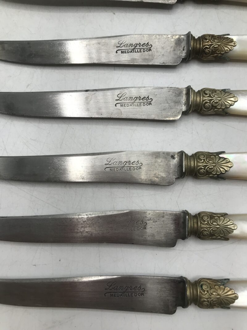 Ménagère de 11 couteaux nacre – Image 5