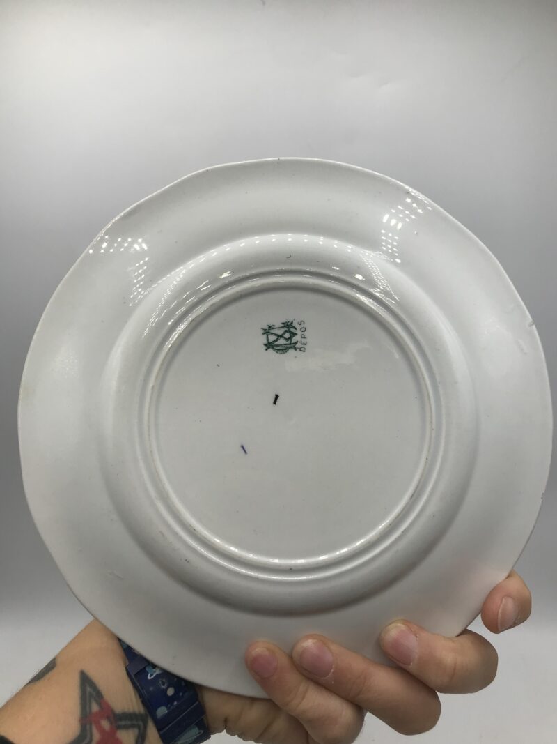 Composition de 8 assiettes “Parlantes” – Image 11