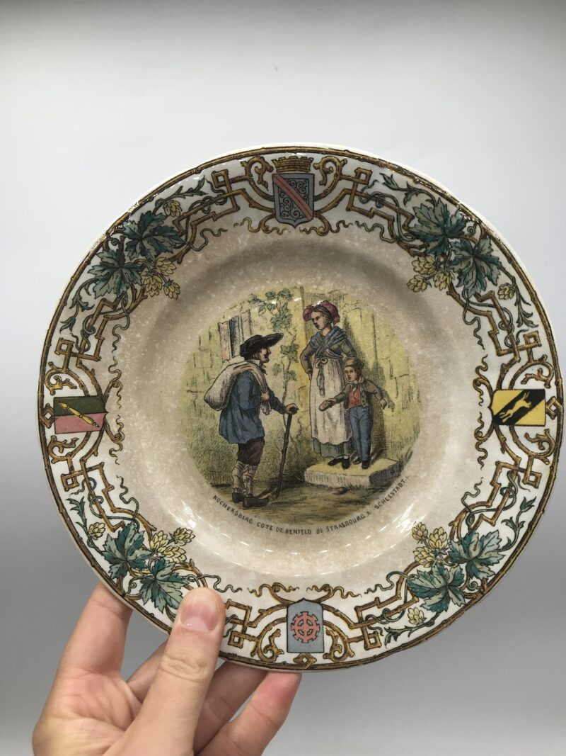 Composition de 8 assiettes “Parlantes” – Image 3