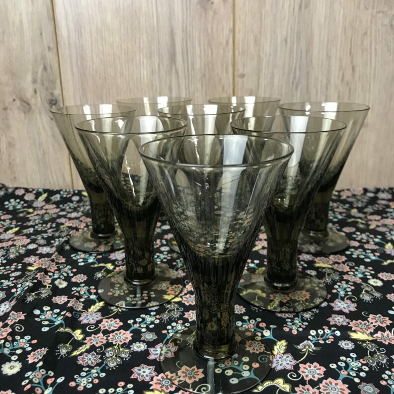 Lot 8 verres fumés vintage