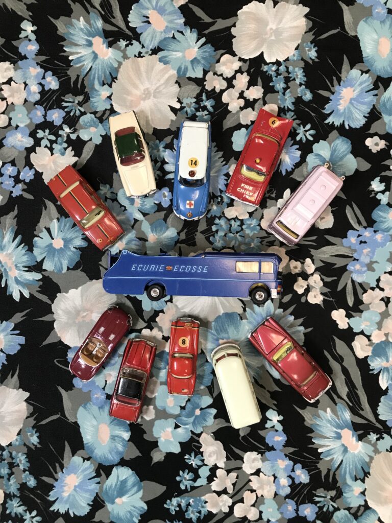 LOT VOITURES Anciennes corgi toys, matchbox, cij... EUR 30,00 - FR