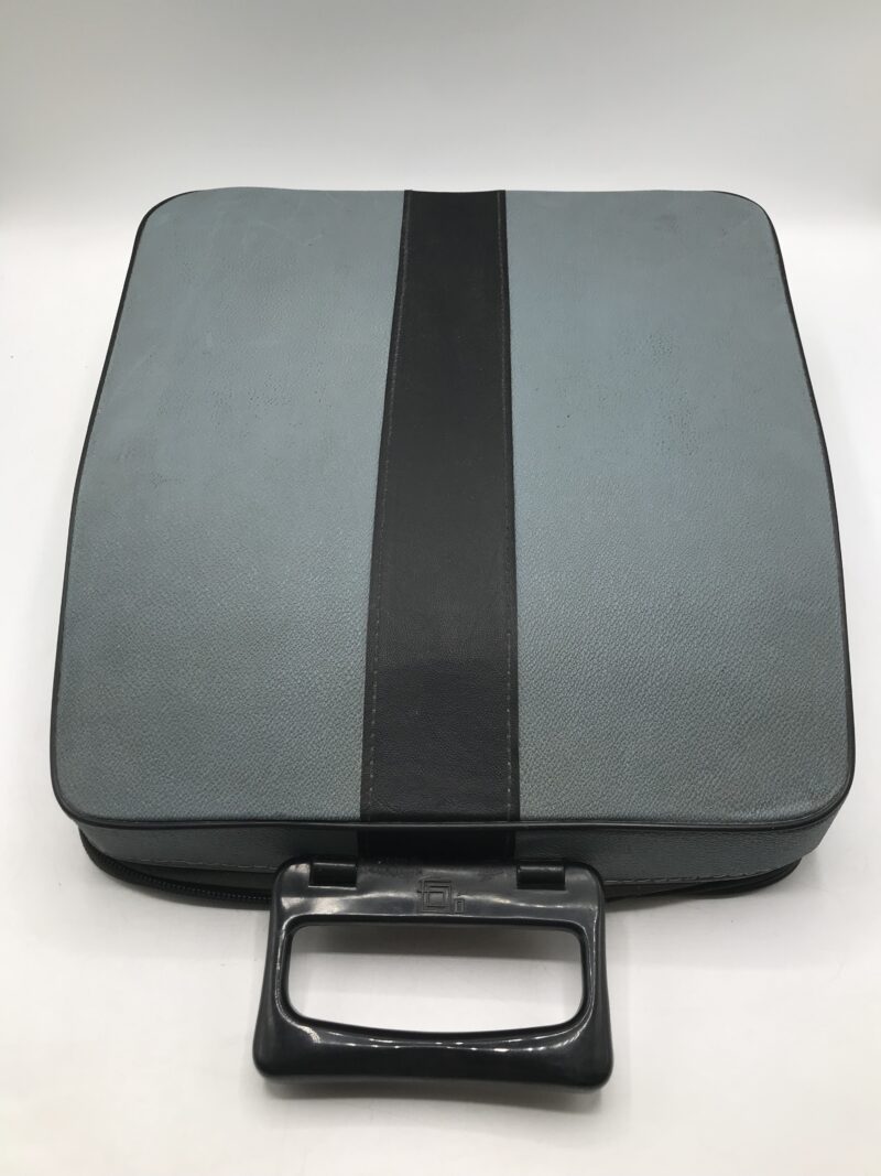 Machine à écrire Olivetti Lettra 32 – Image 10