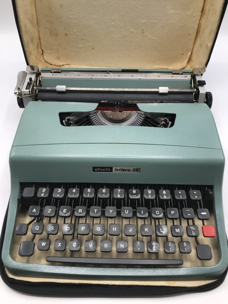 Machine à écrire Olivetti Lettra 32 – Image 13