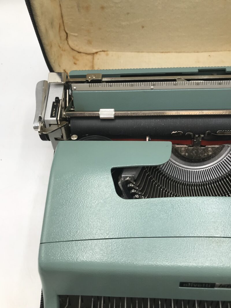 Machine à écrire Olivetti Lettra 32 – Image 6