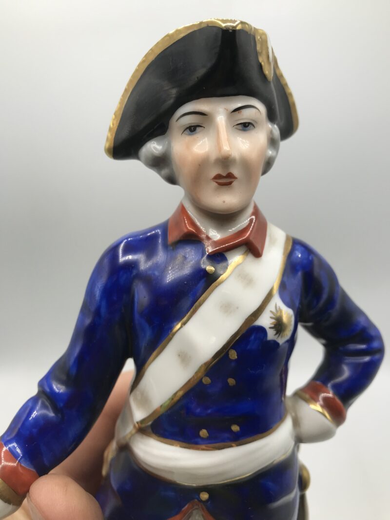 Statue en porcelaine "Frederick" – Image 3