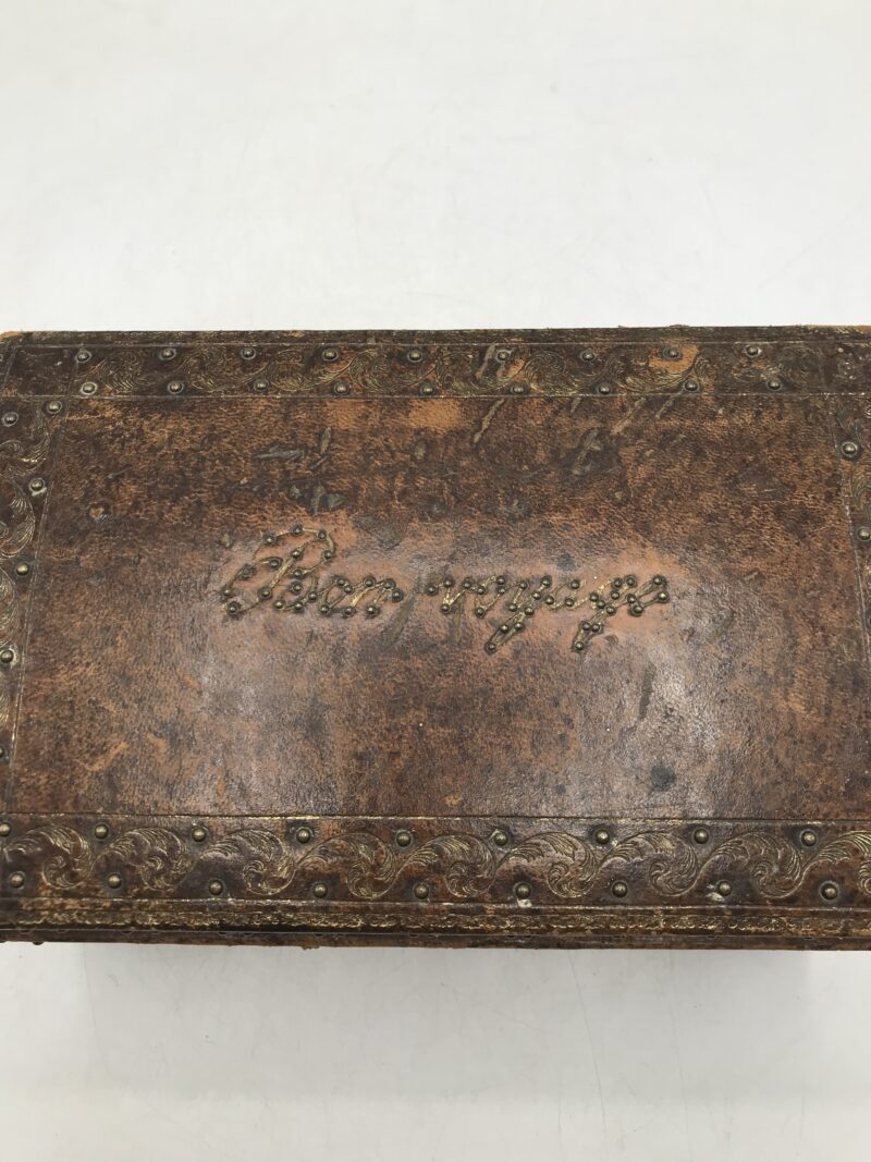 Duo de boites anciennes en cuir repoussé – Image 7