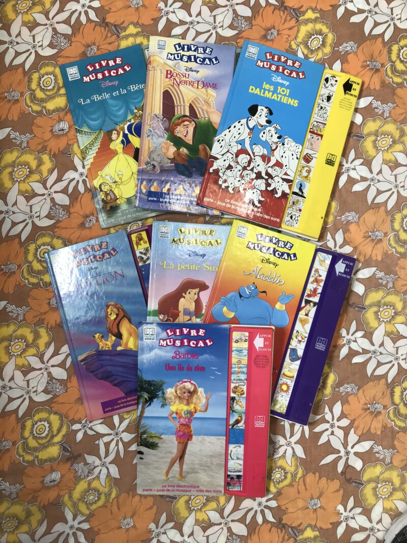 Lot de livre musical Disney vintage dont un Barbie édition Hemma des années 90