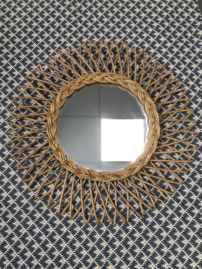 Miroir soleil année 60 en rotin