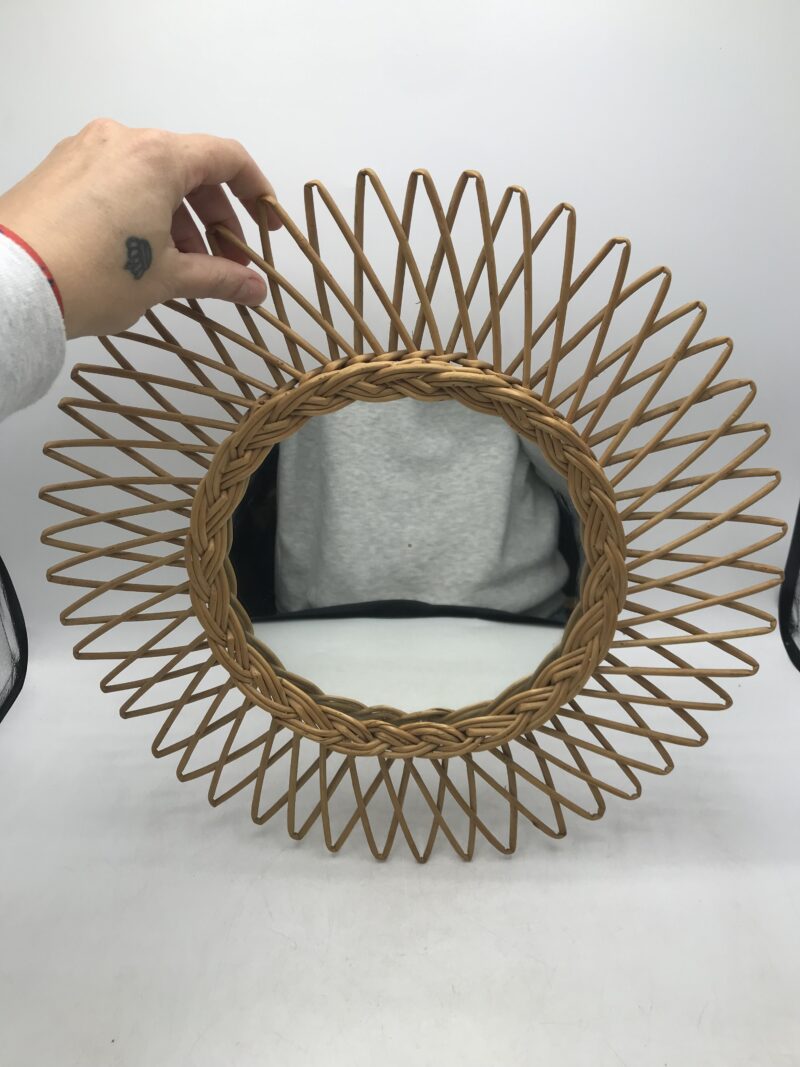 Miroir rond en rotin "Soleil" – Image 5