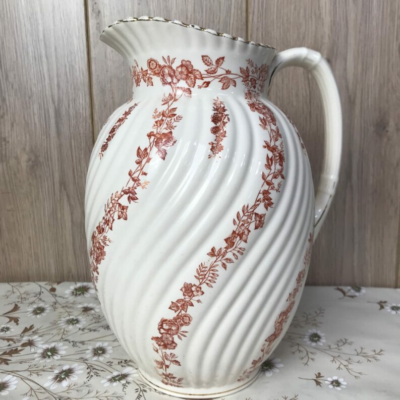 Broc Terre de Fer décor floral