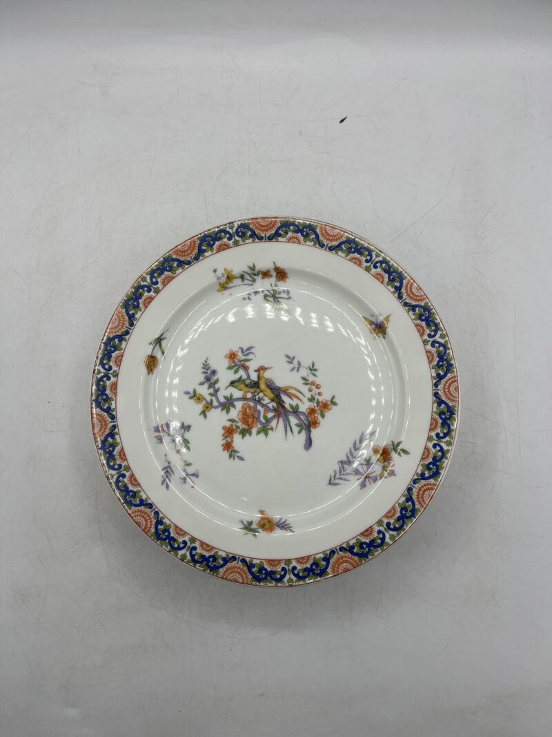Lot 12 assiettes anciennes en porcelaine de Limoges – Image 2