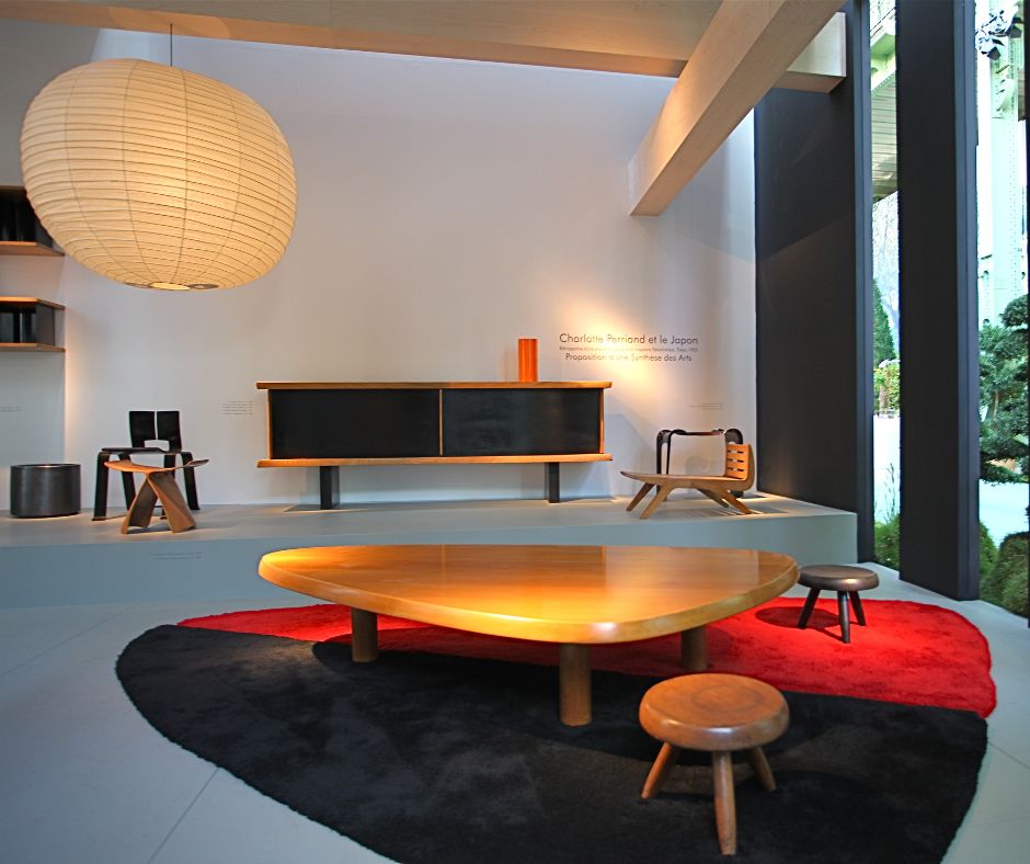Photo de la table basse mexique de Charlotte Perriand