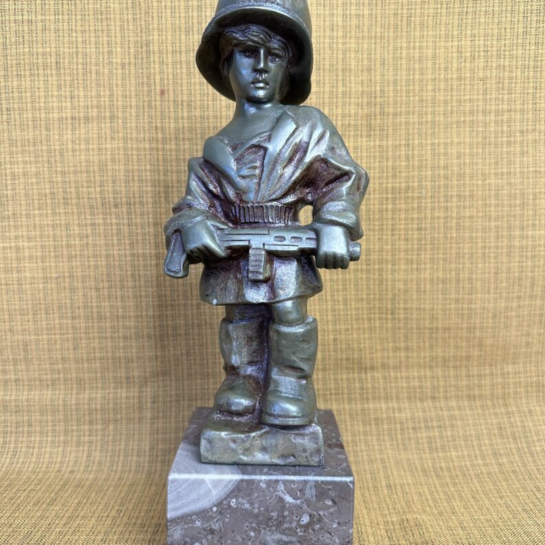 Statue Pomnika Malego Powstanca