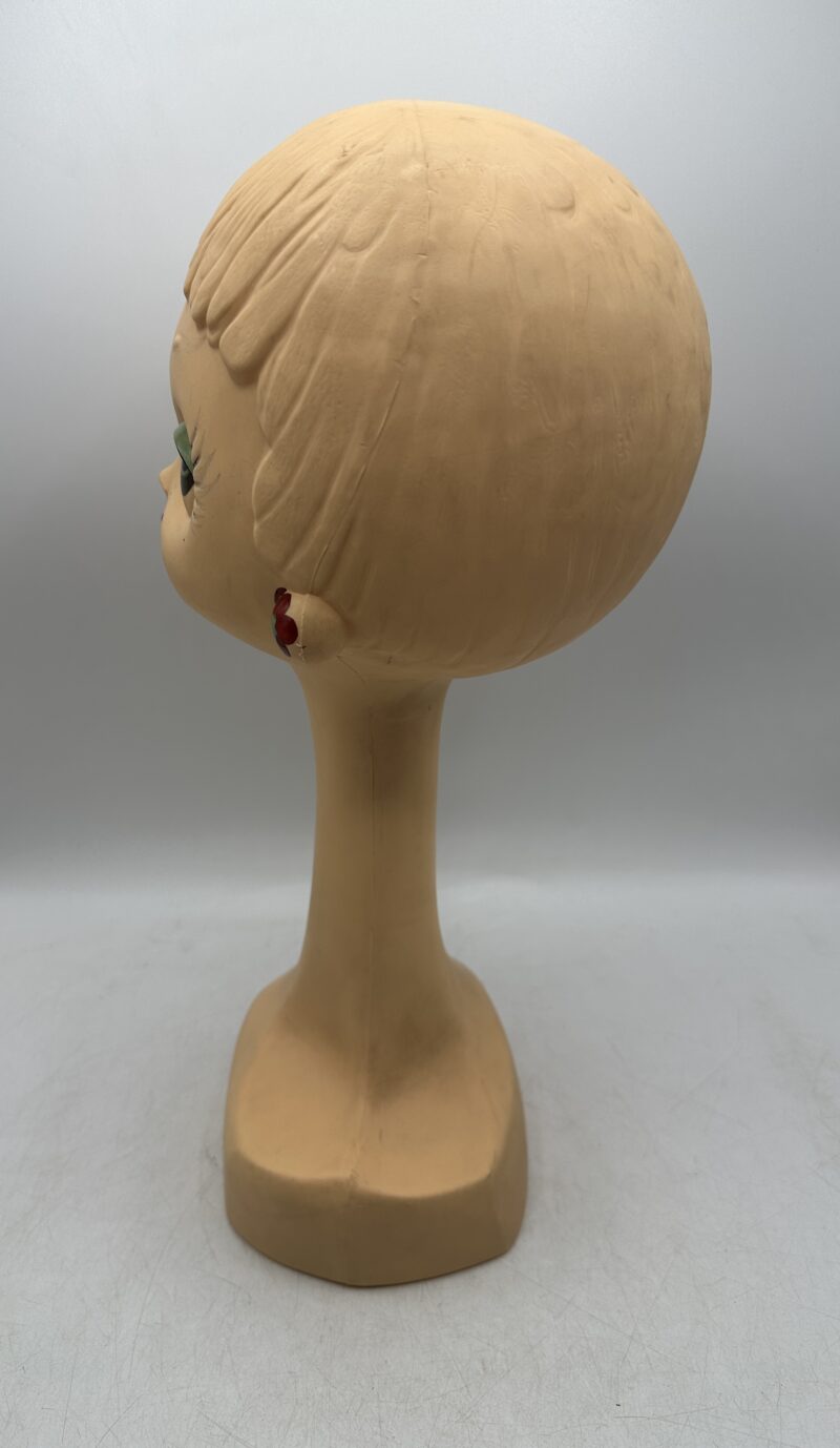 Tête Twiggy vintage 1960 à chapeau ou à perruque – Image 6