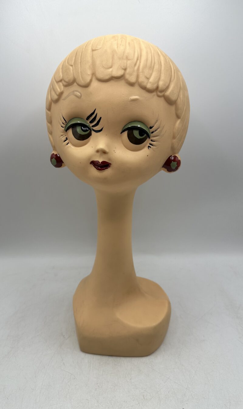 Tête Twiggy vintage 1960 à chapeau ou à perruque – Image 8