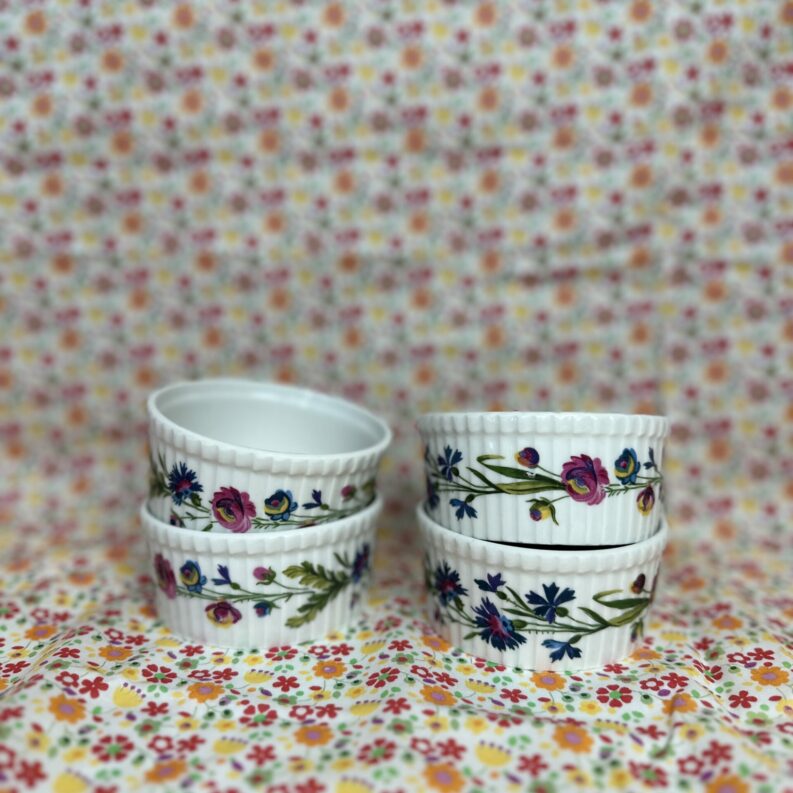Lot de 4 ramequins fleuris porcelaine de Paris