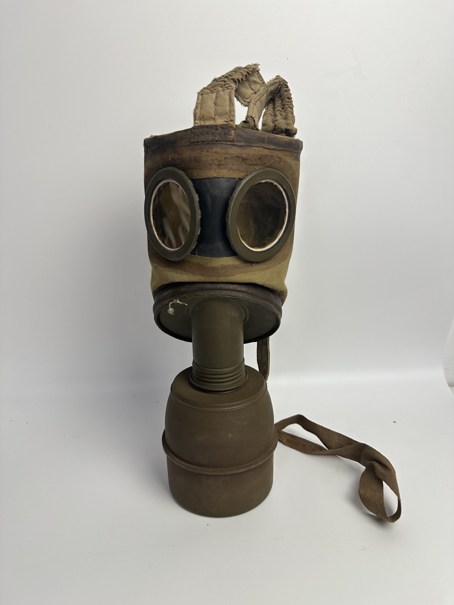 Ancien masque à gaz français – Image 2