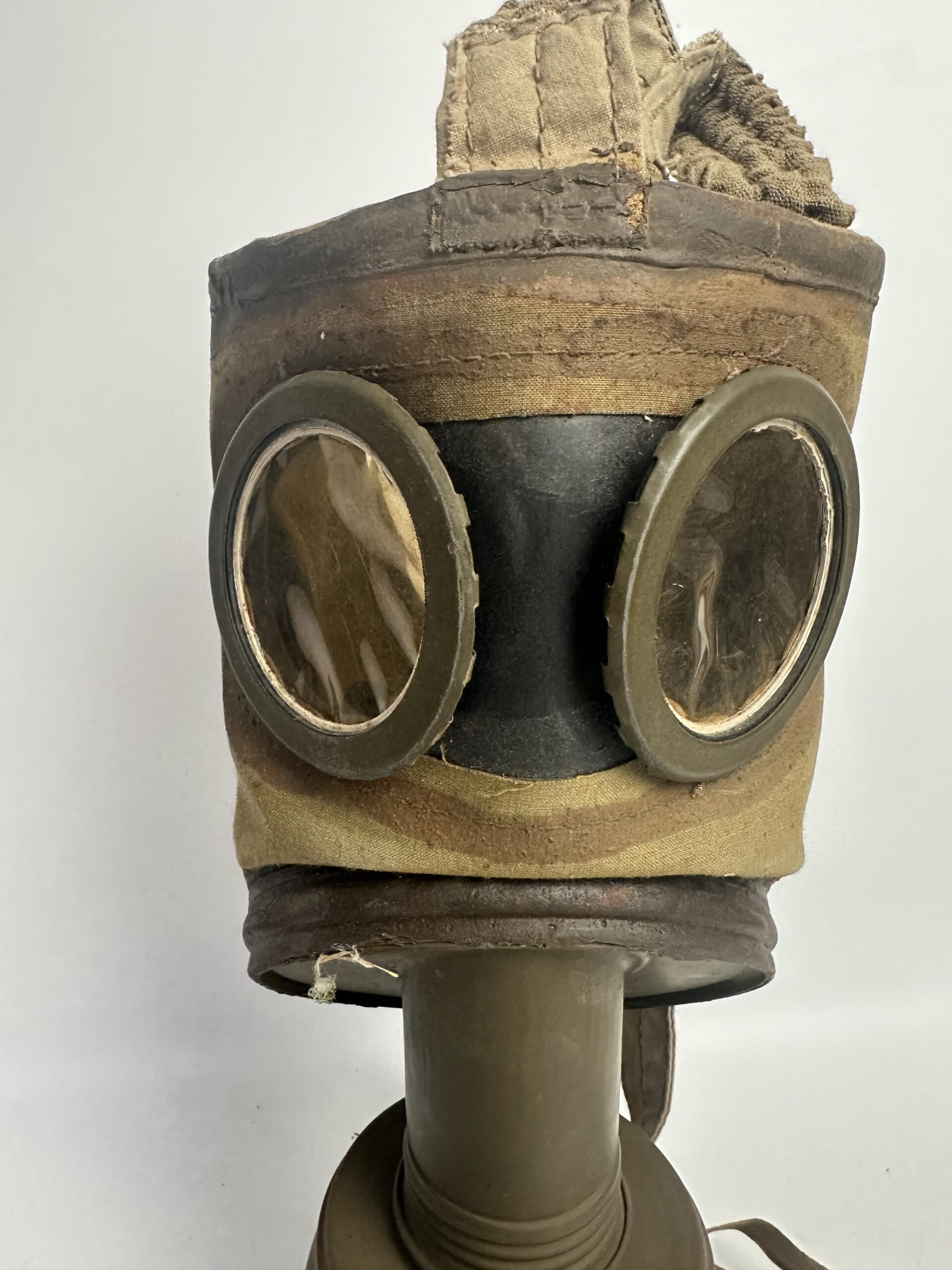 Ancien masque à gaz français – Image 3