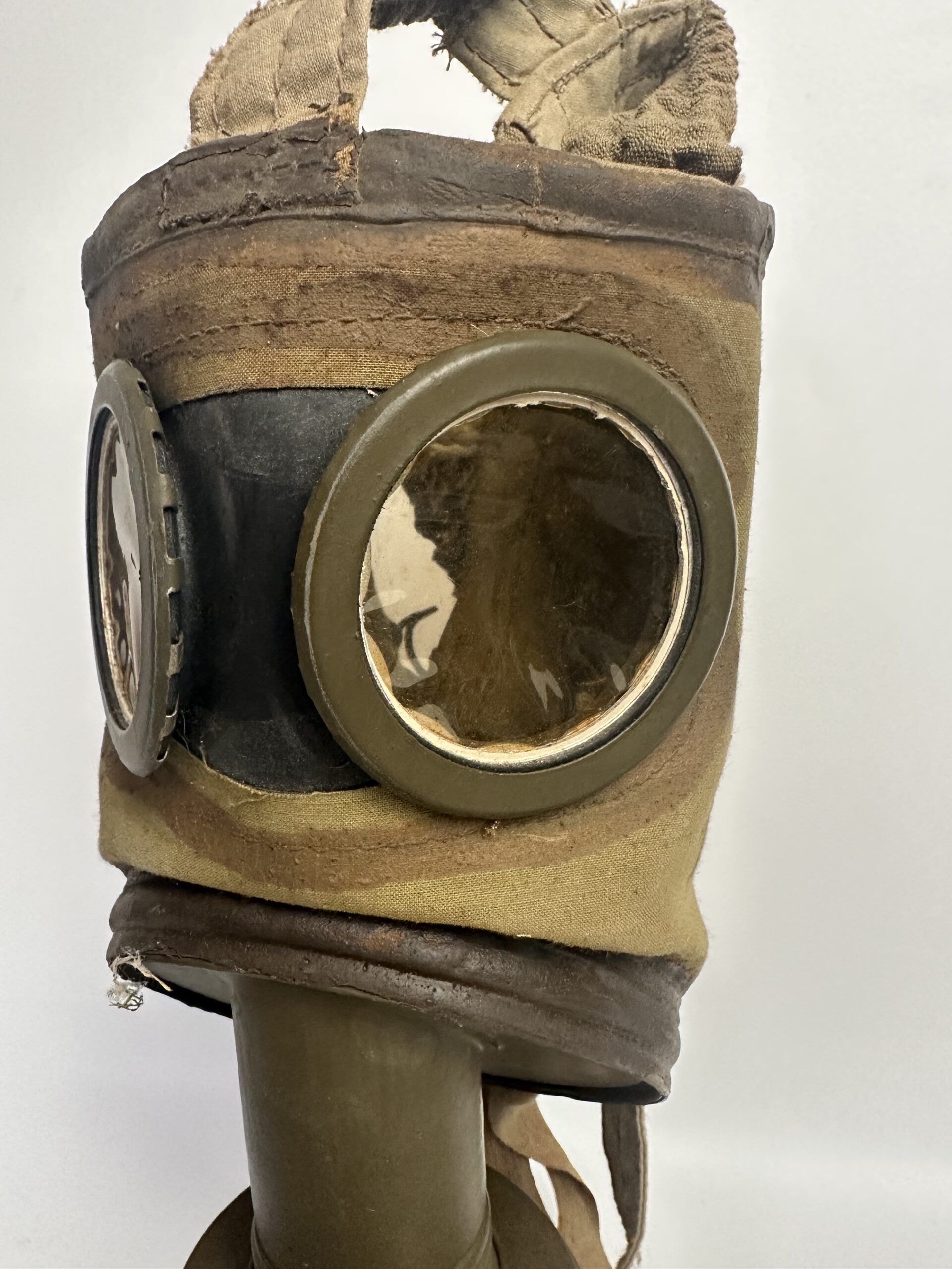 Ancien masque à gaz français – Image 4