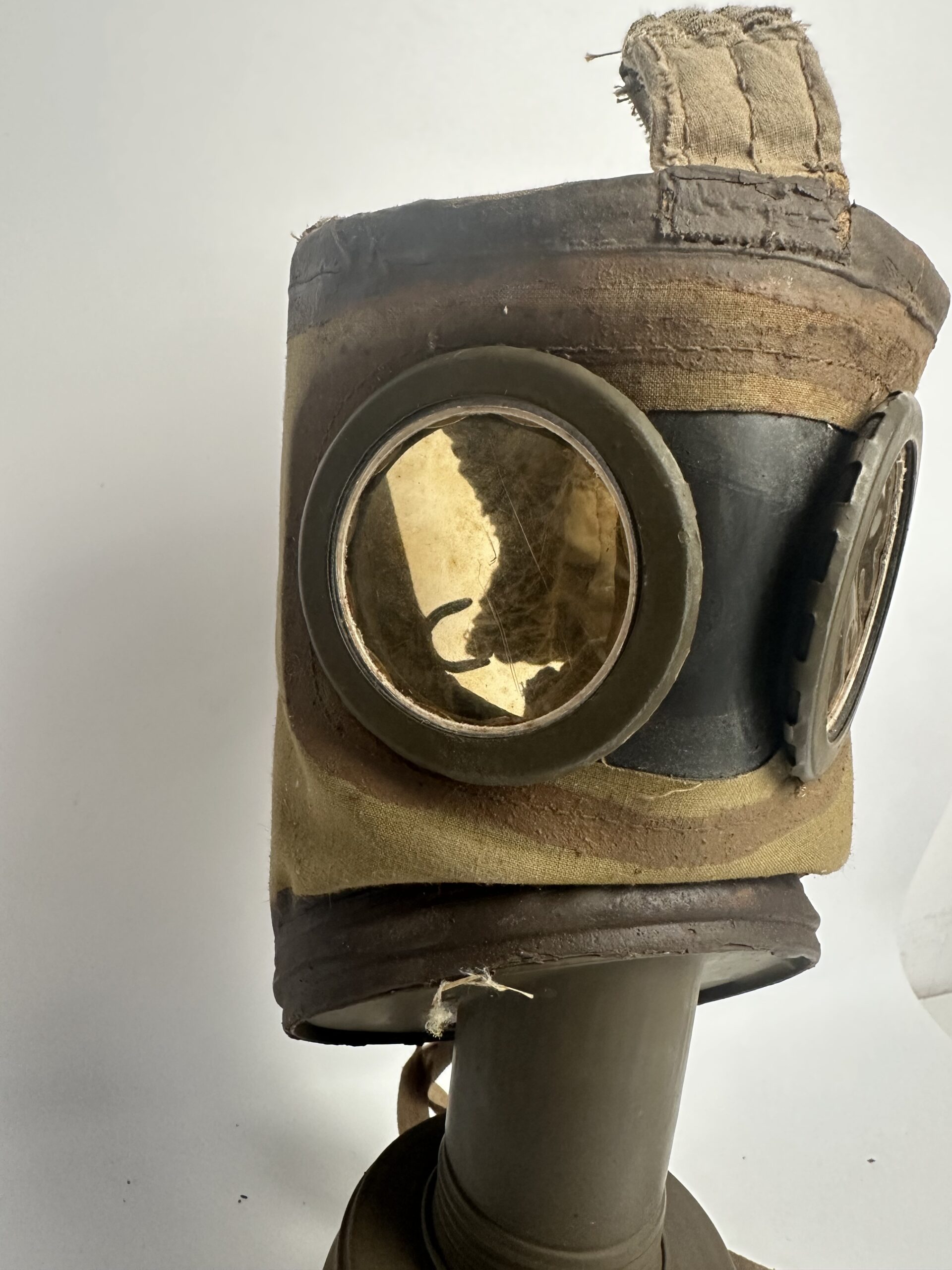 Ancien masque à gaz français – Image 5