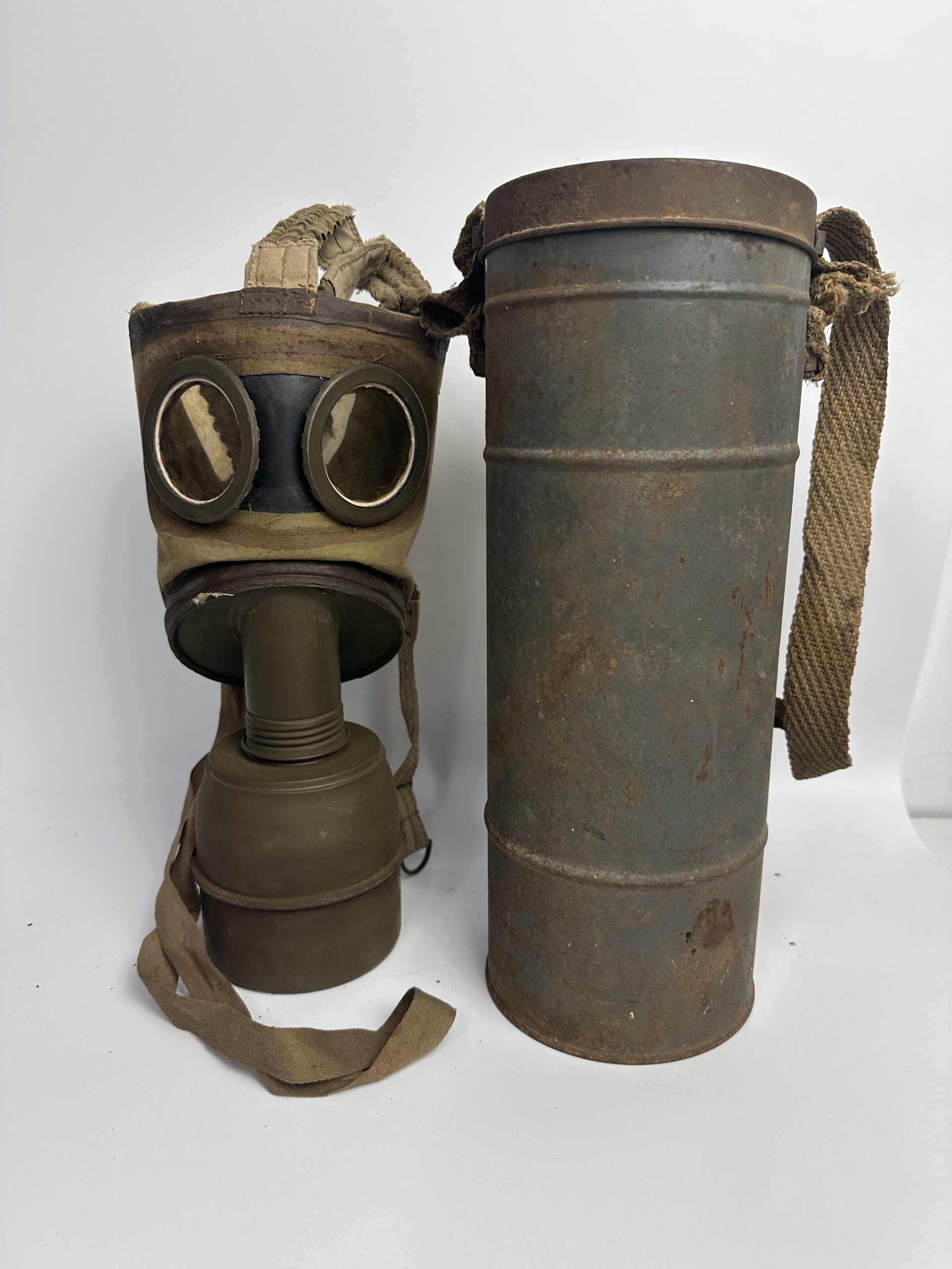 Ancien masque à gaz français – Image 12