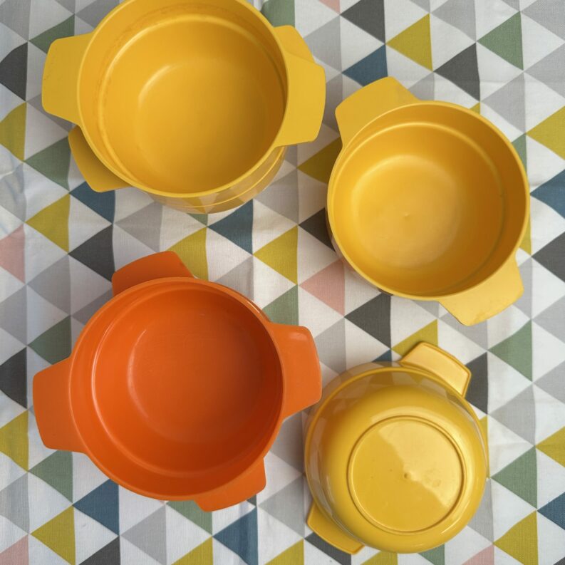 6 bols en plastique PVC années 70 vintage